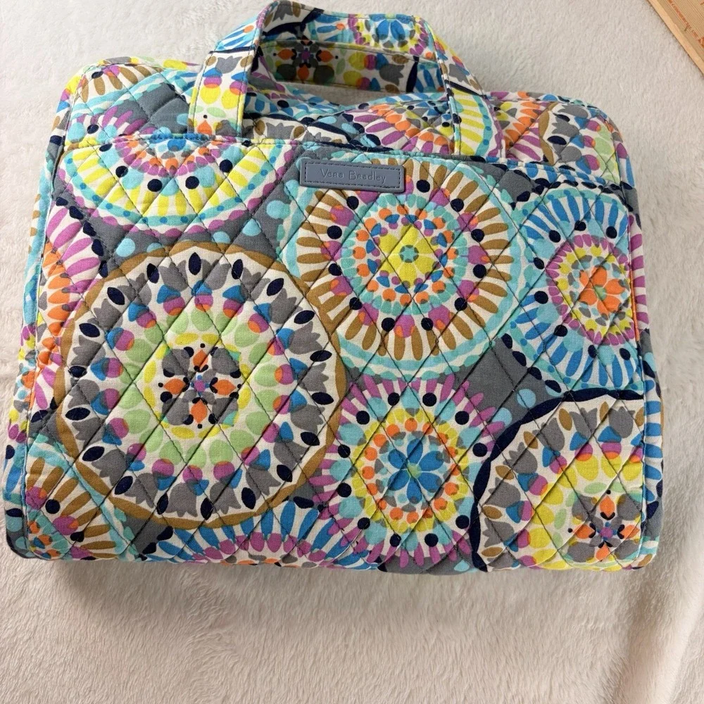 VERA BRADLEY Iconic Hanging Travel Organizer Cosmetics Sunny Medallion EUC